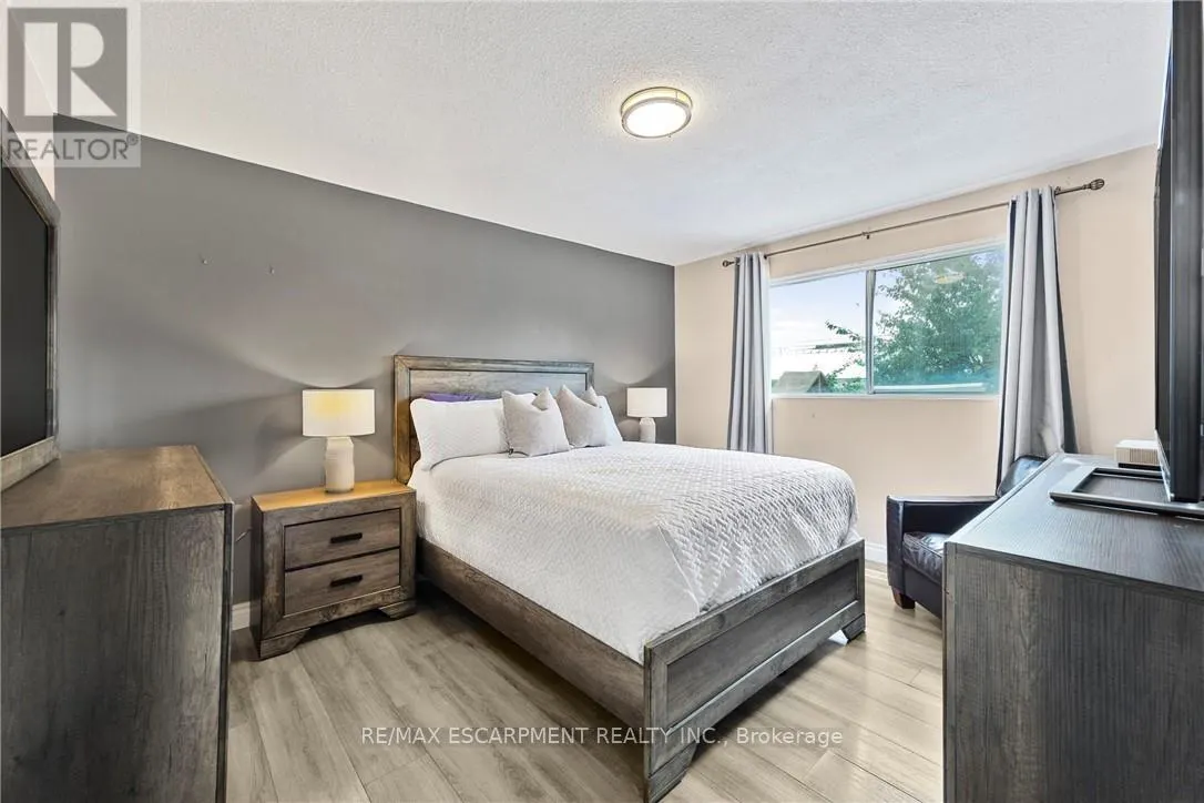 1196 DOWLAND CRESCENT