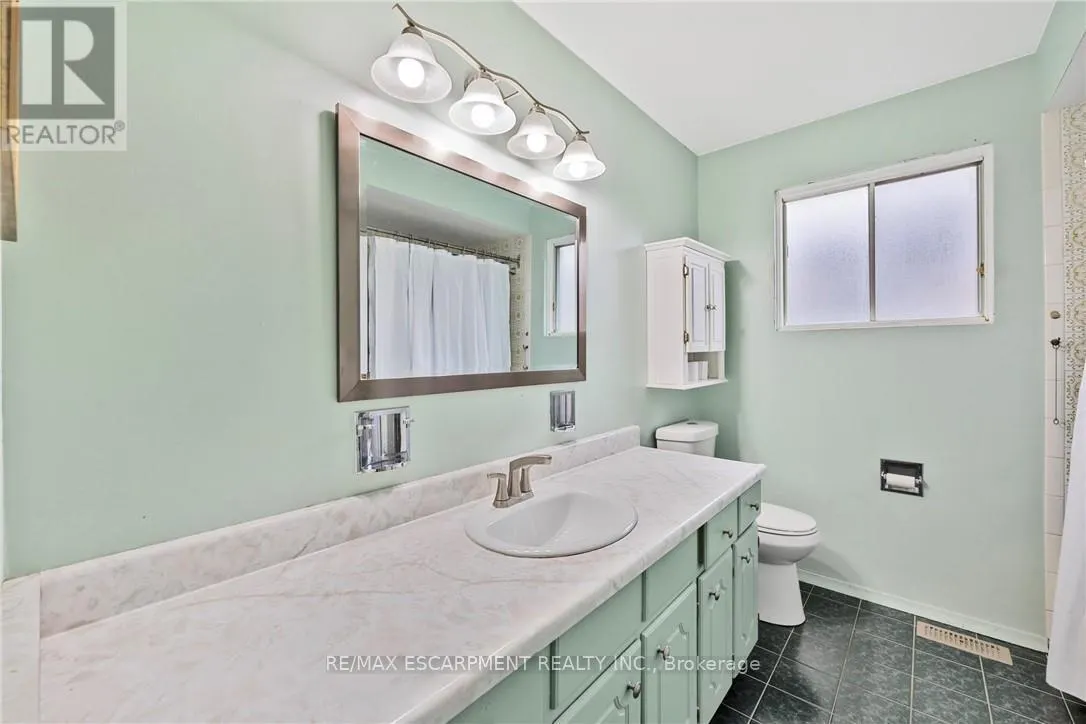 1196 DOWLAND CRESCENT