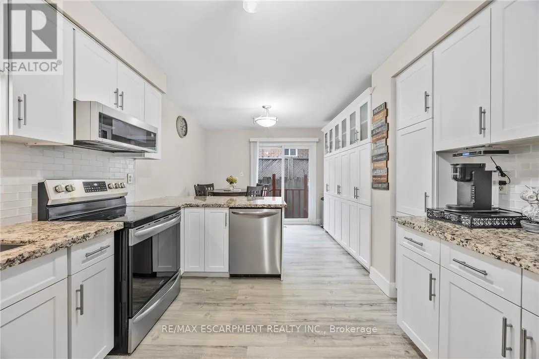 1196 DOWLAND CRESCENT