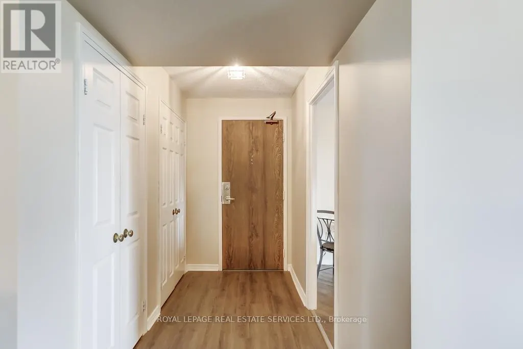 704 - 95 LA ROSE AVENUE