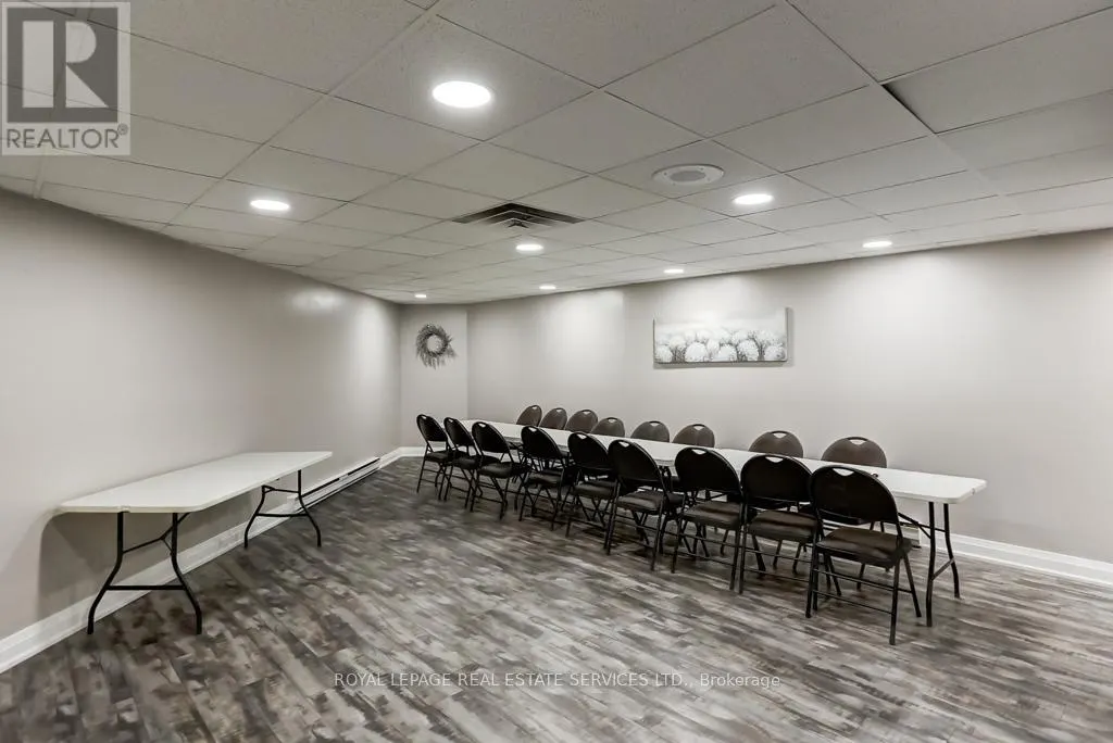 704 - 95 LA ROSE AVENUE