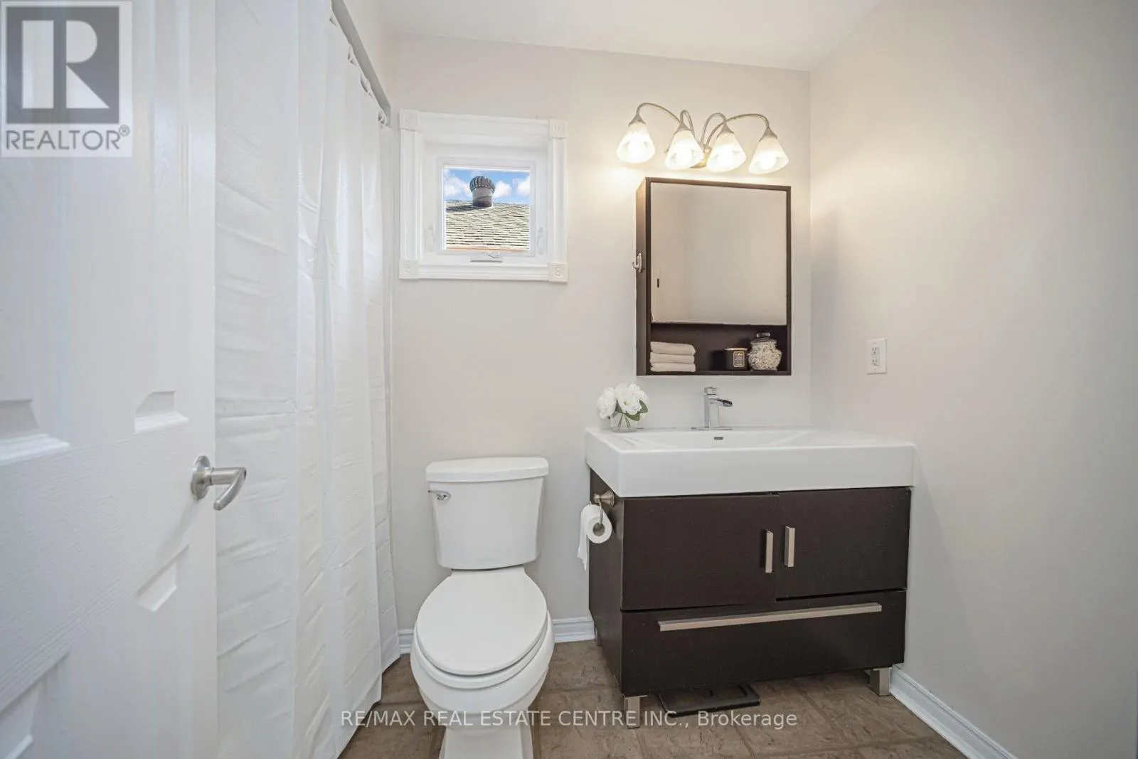 19 SILKWOOD CRESCENT