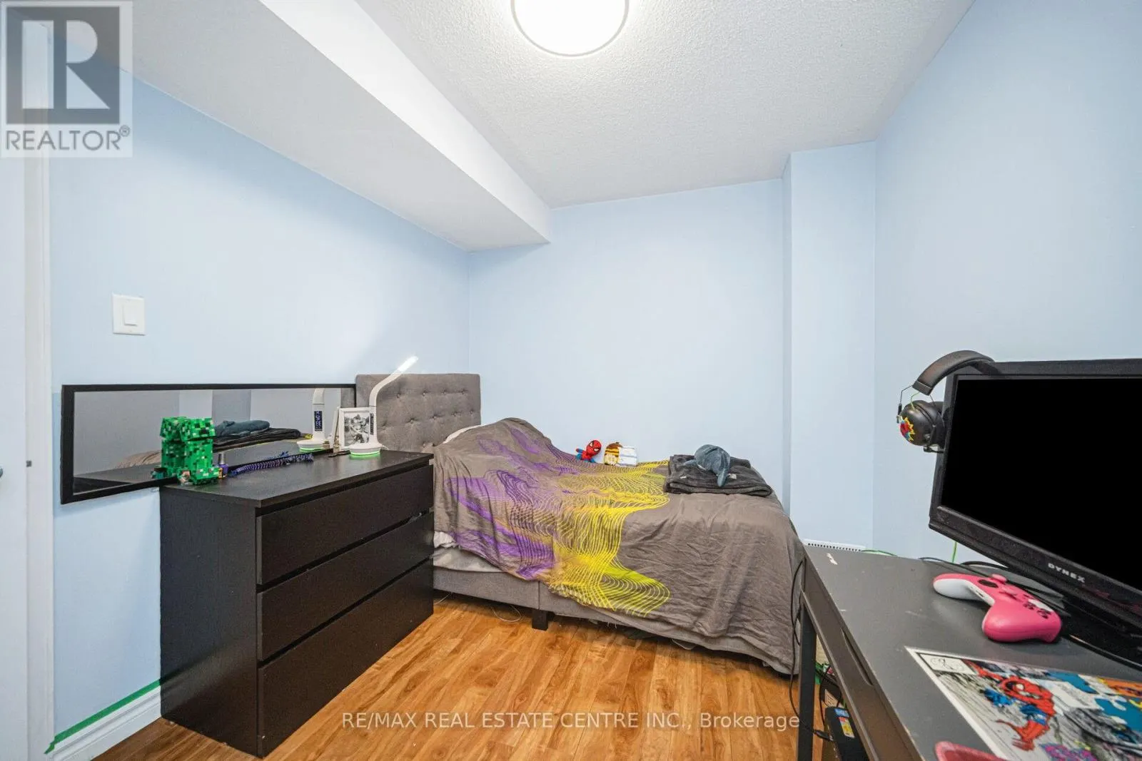 19 SILKWOOD CRESCENT