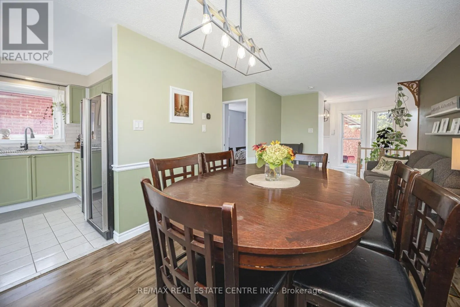 19 SILKWOOD CRESCENT