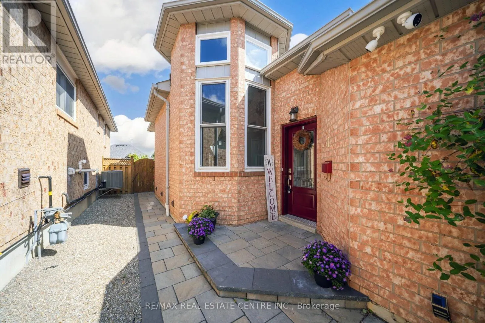 19 SILKWOOD CRESCENT