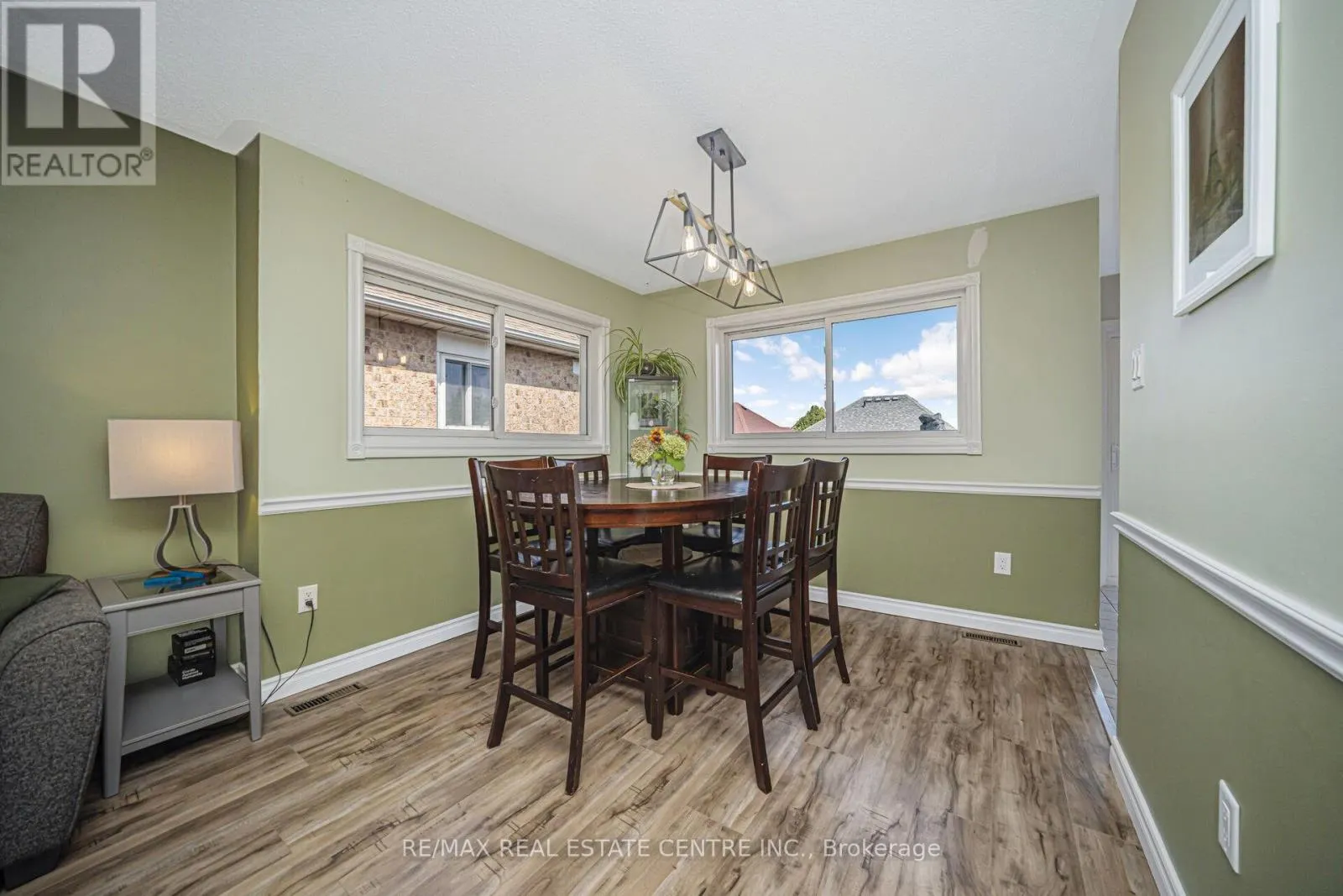 19 SILKWOOD CRESCENT