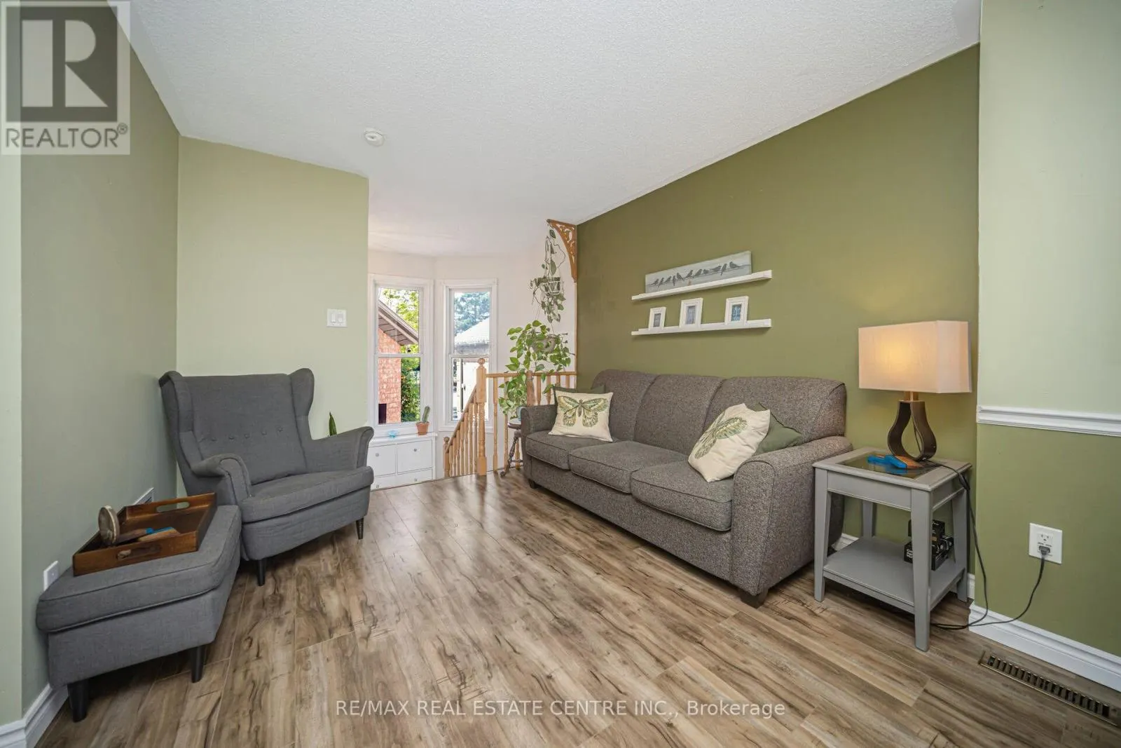 19 SILKWOOD CRESCENT