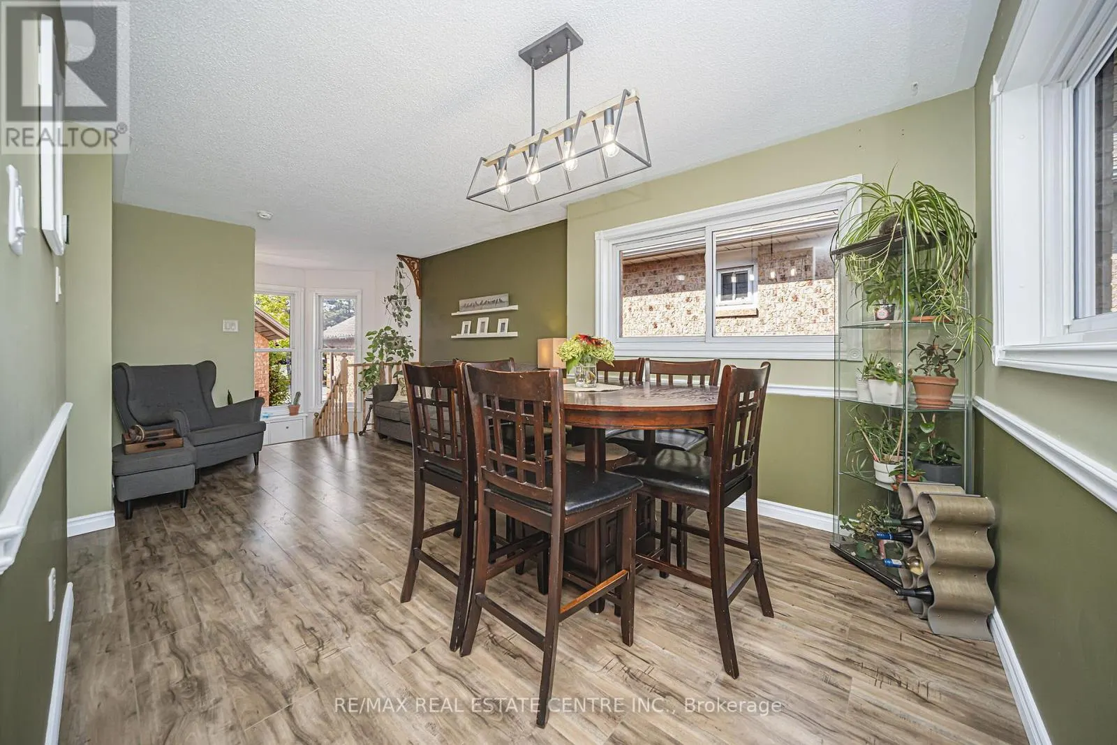 19 SILKWOOD CRESCENT