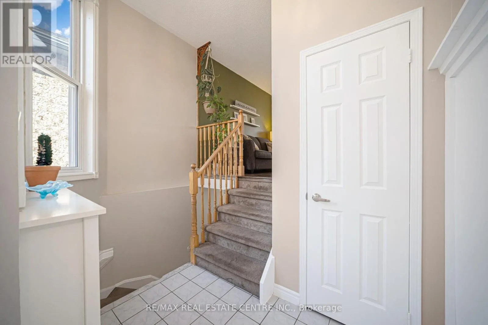 19 SILKWOOD CRESCENT