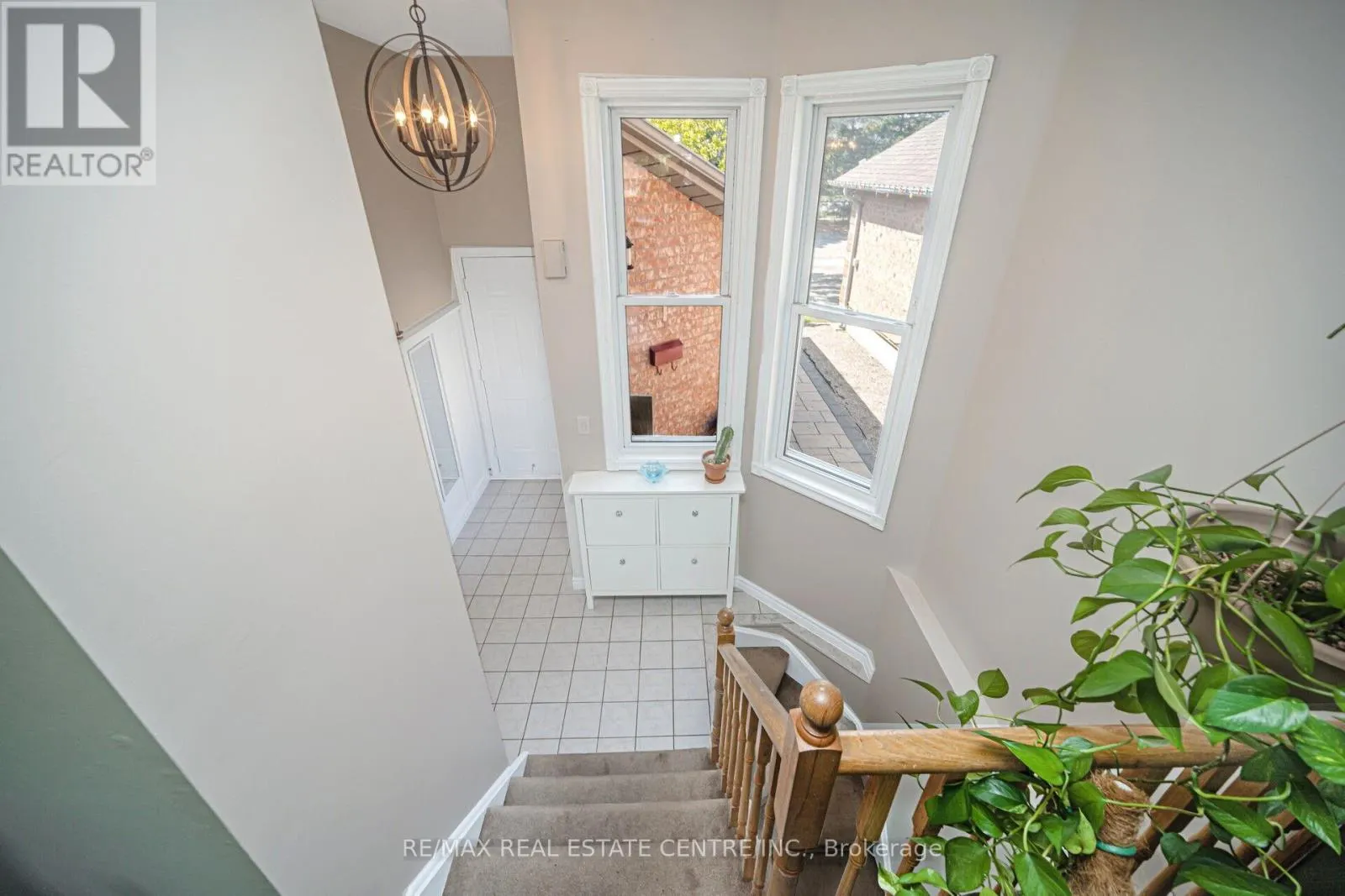 19 SILKWOOD CRESCENT