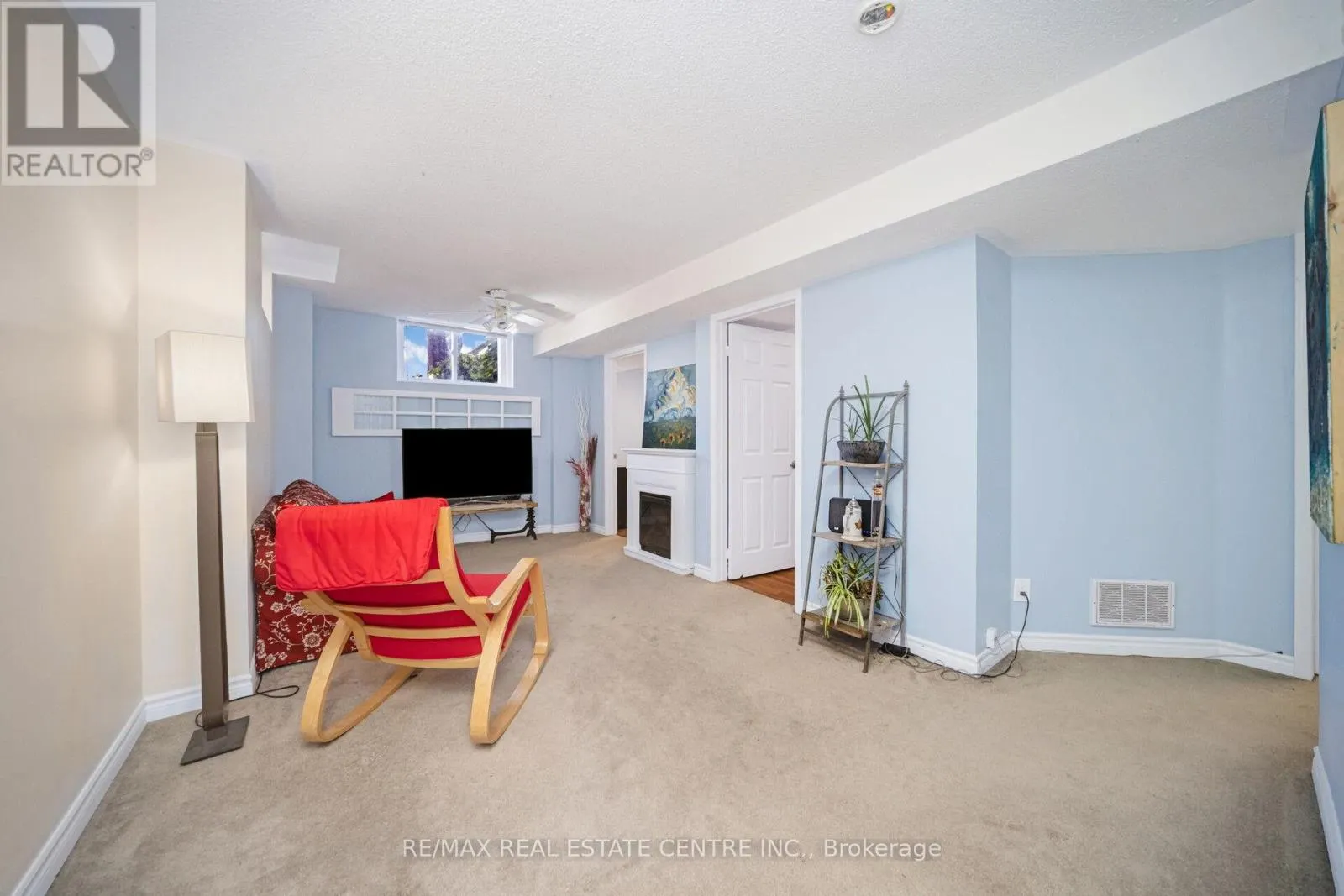 19 SILKWOOD CRESCENT