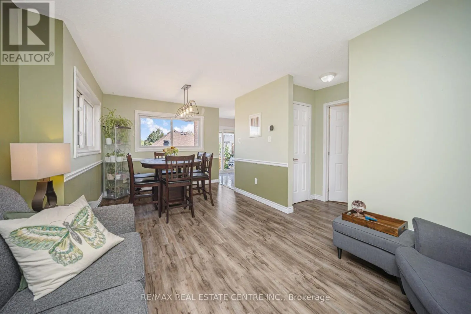 19 SILKWOOD CRESCENT