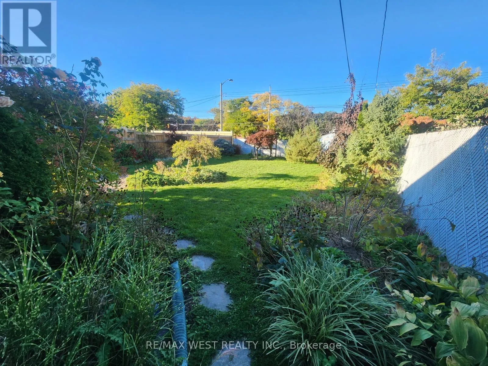 MAIN FLOOR - 44 LANDRON CRESCENT