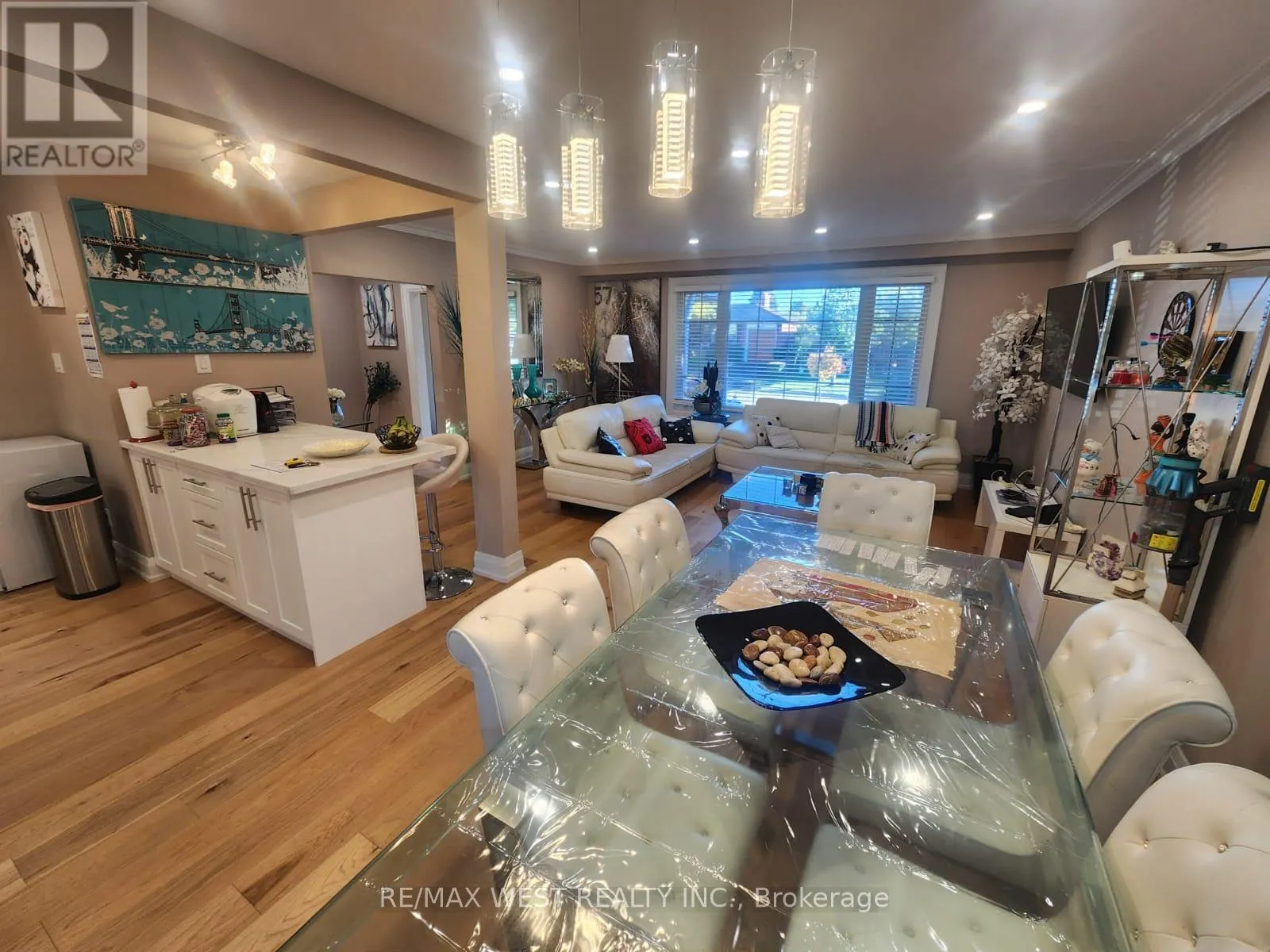 MAIN FLOOR - 44 LANDRON CRESCENT