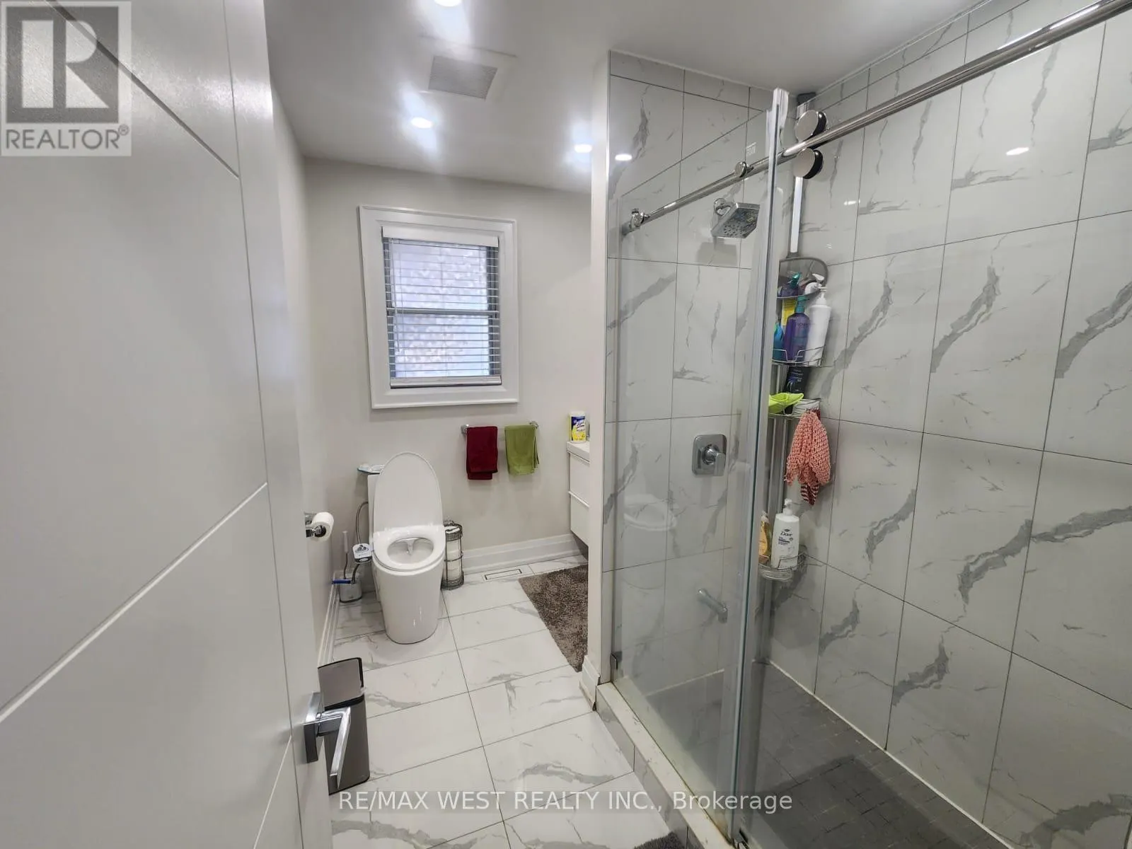 MAIN FLOOR - 44 LANDRON CRESCENT