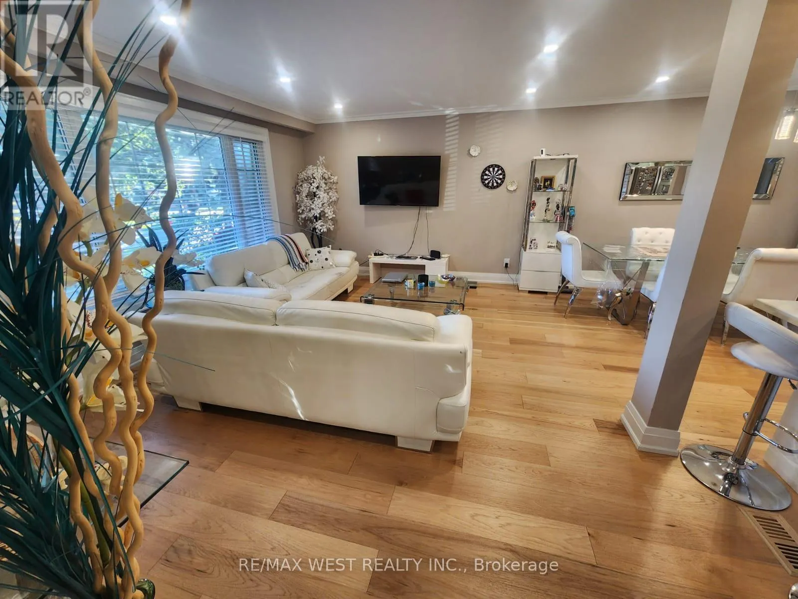 MAIN FLOOR - 44 LANDRON CRESCENT