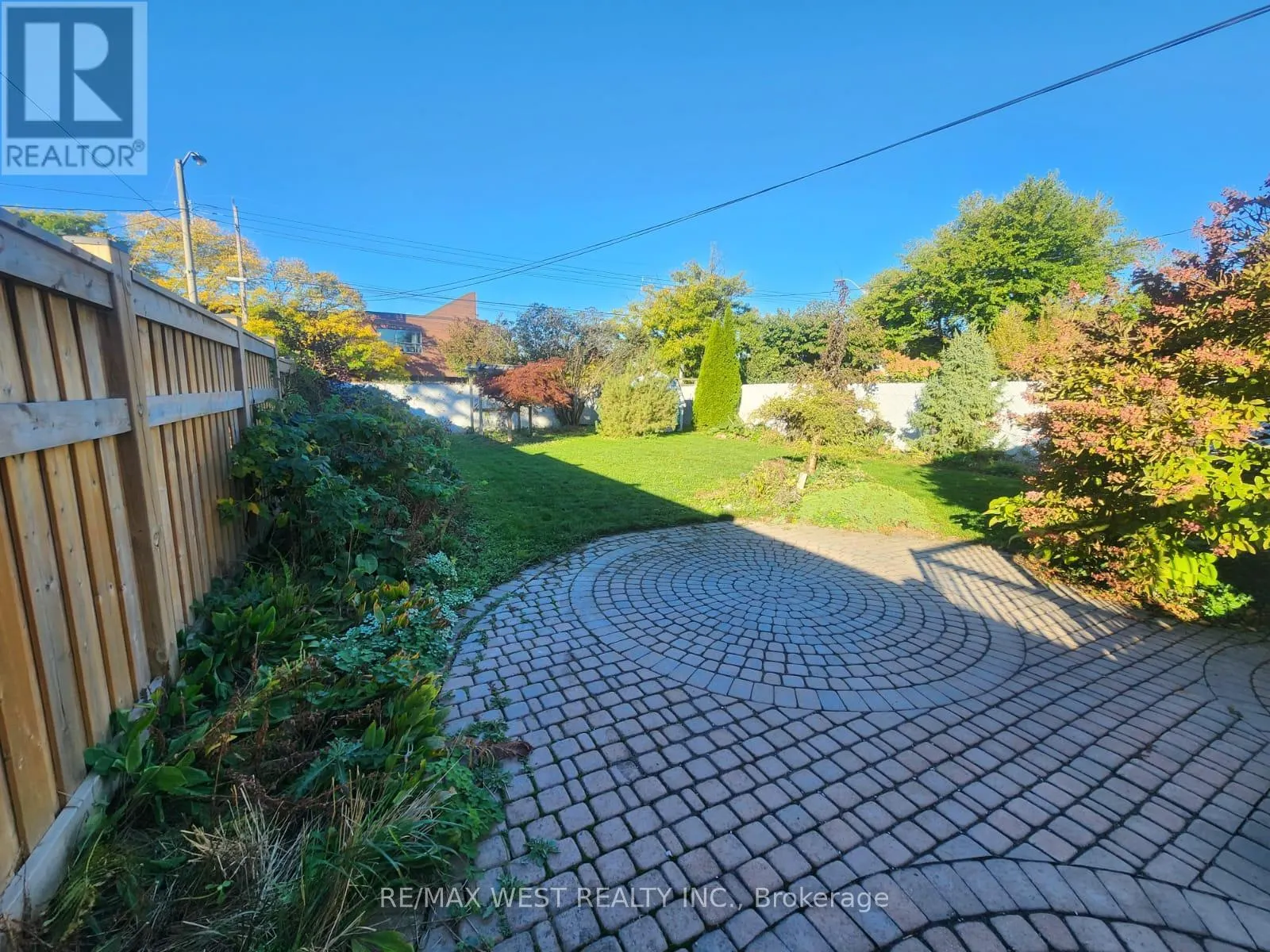 MAIN FLOOR - 44 LANDRON CRESCENT