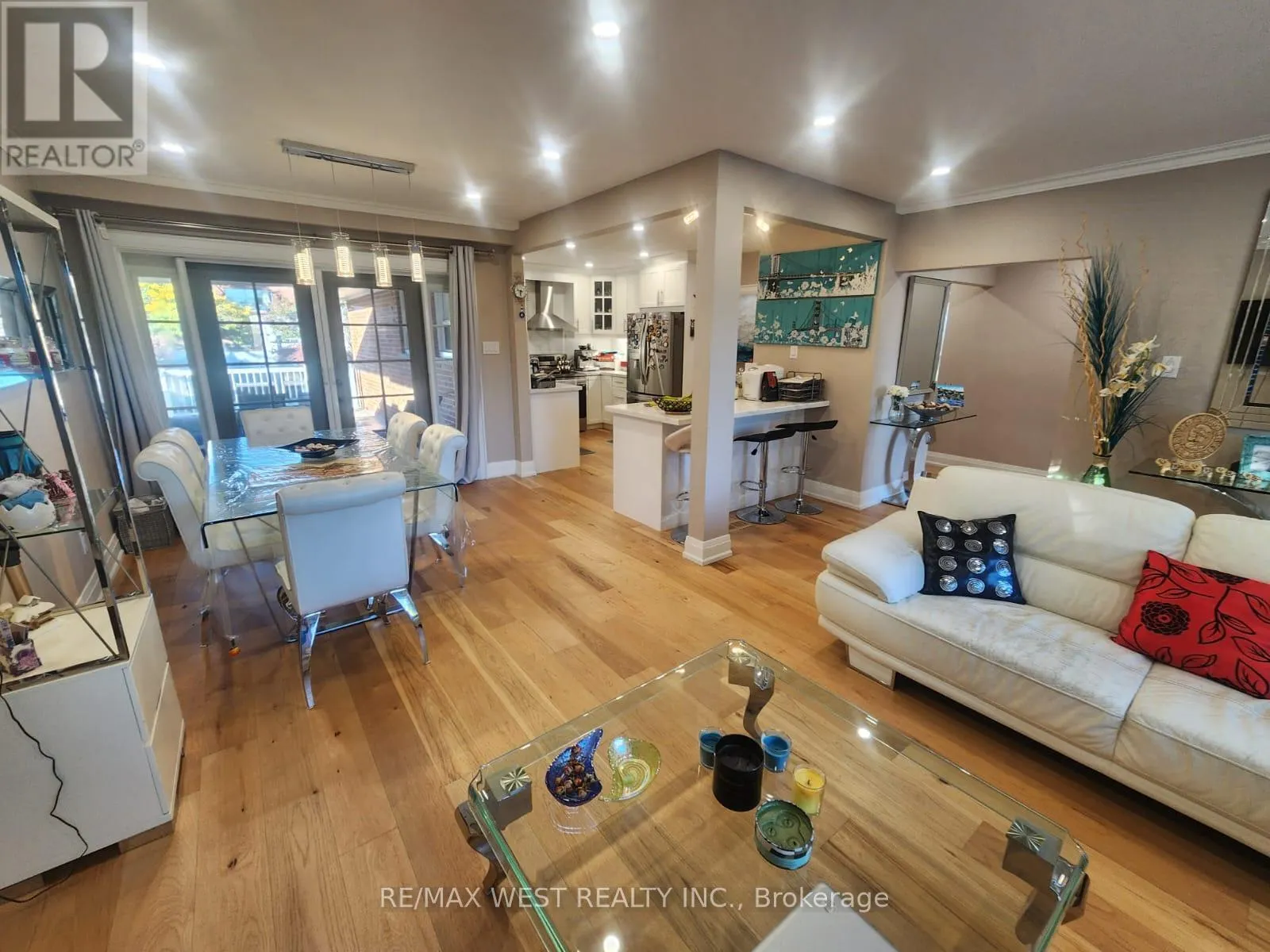 MAIN FLOOR - 44 LANDRON CRESCENT