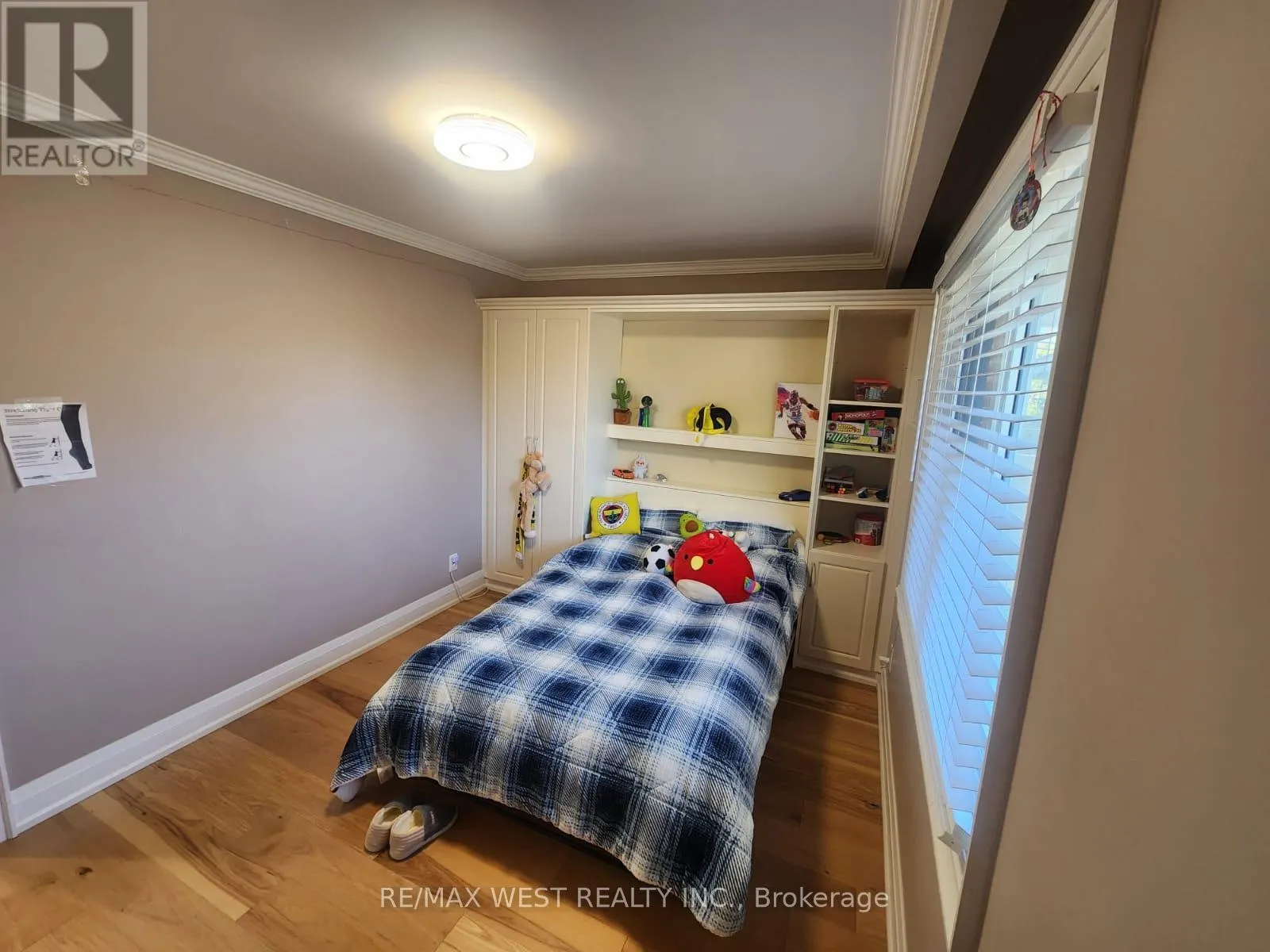 MAIN FLOOR - 44 LANDRON CRESCENT