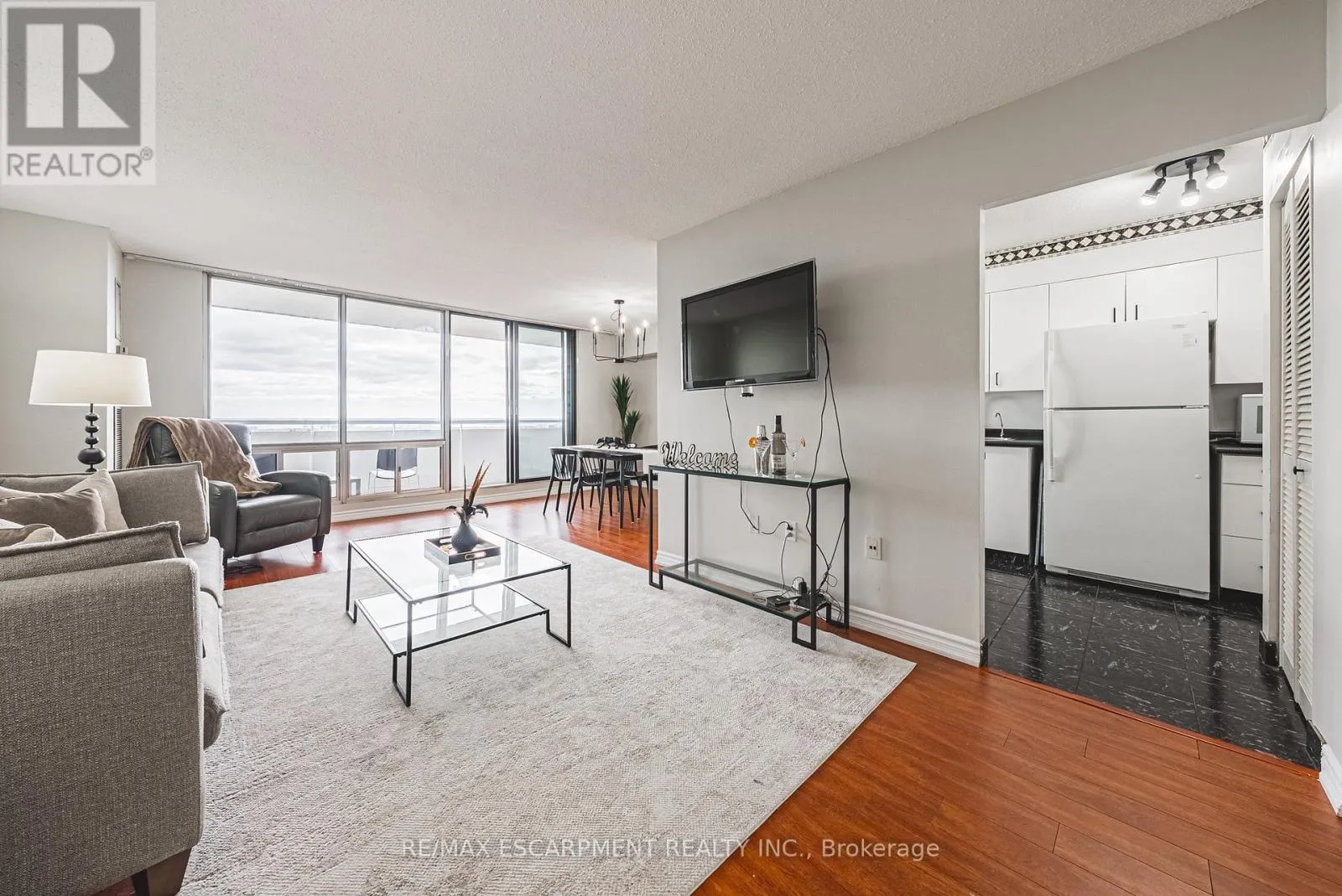 1206 - 2055 UPPER MIDDLE ROAD