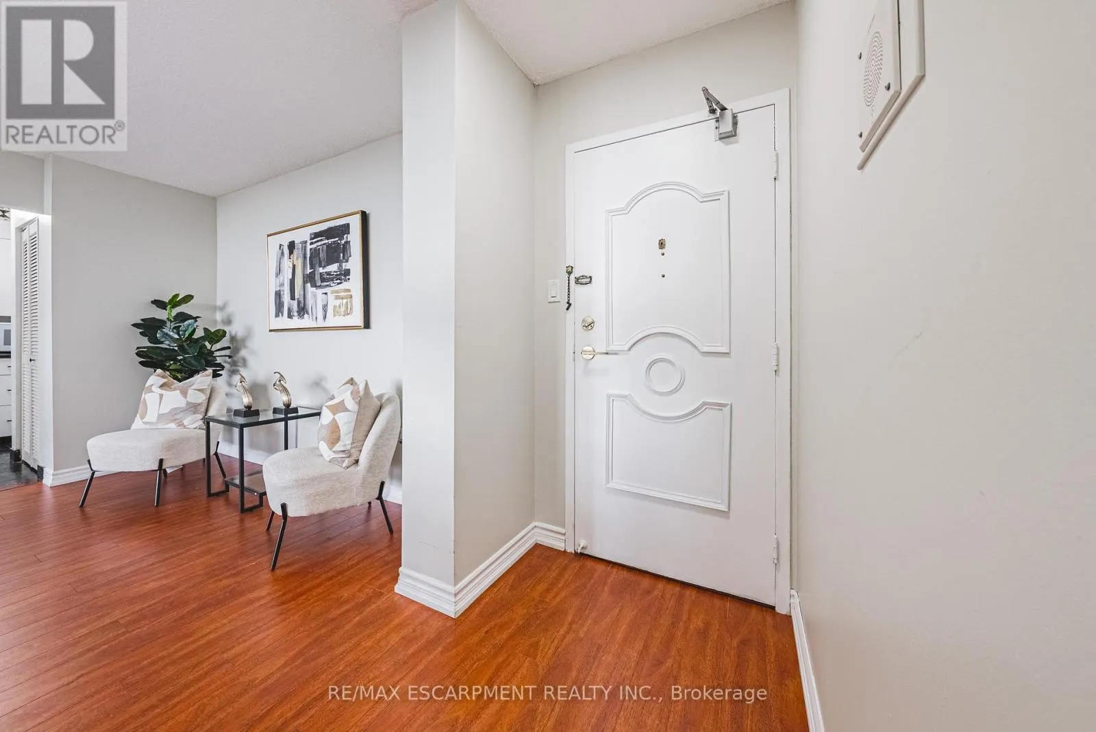 1206 - 2055 UPPER MIDDLE ROAD