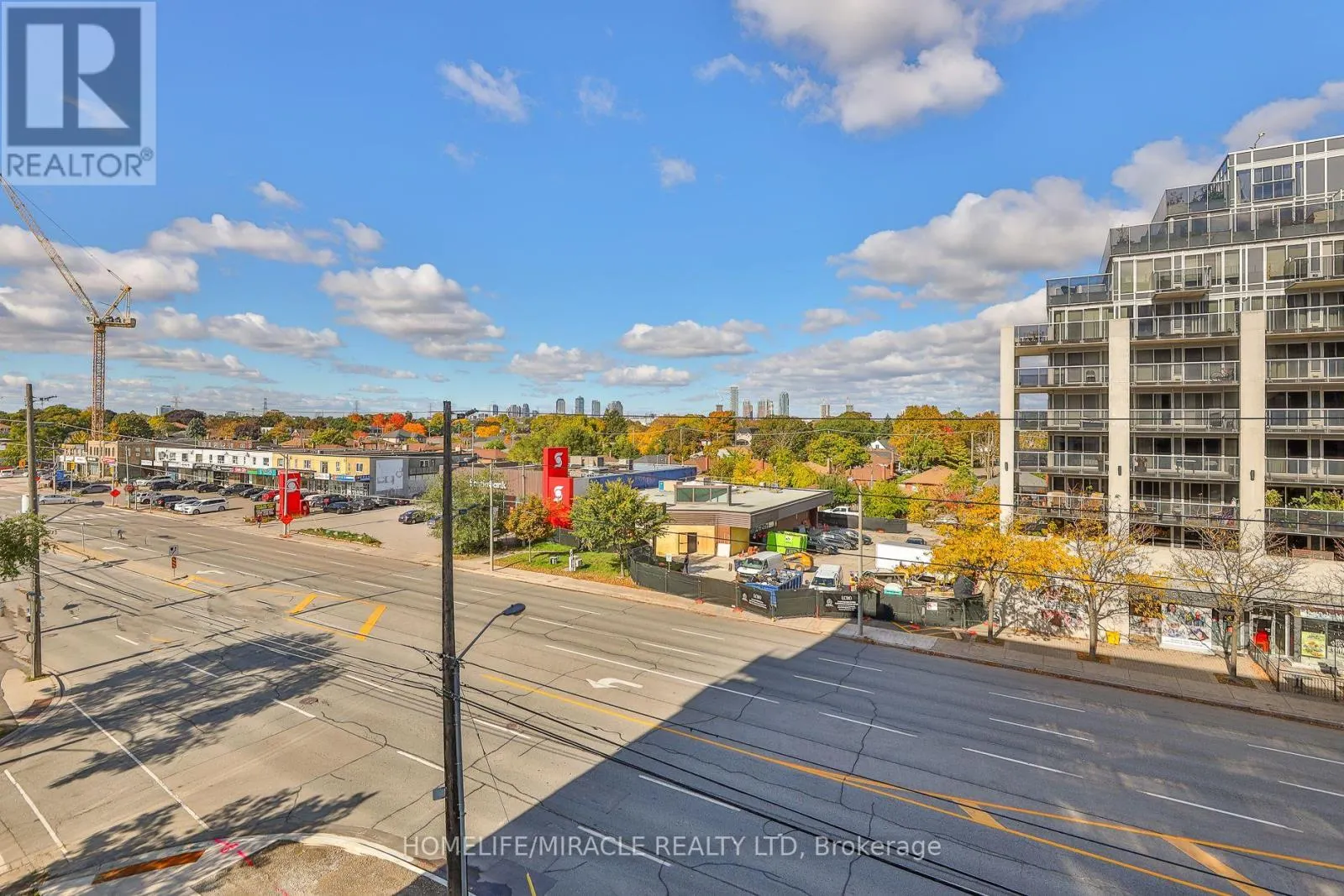 317 - 1007 THE QUEENSWAY