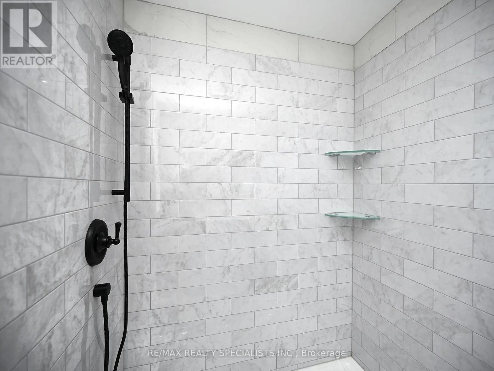 12 ELIZABETH STREET S