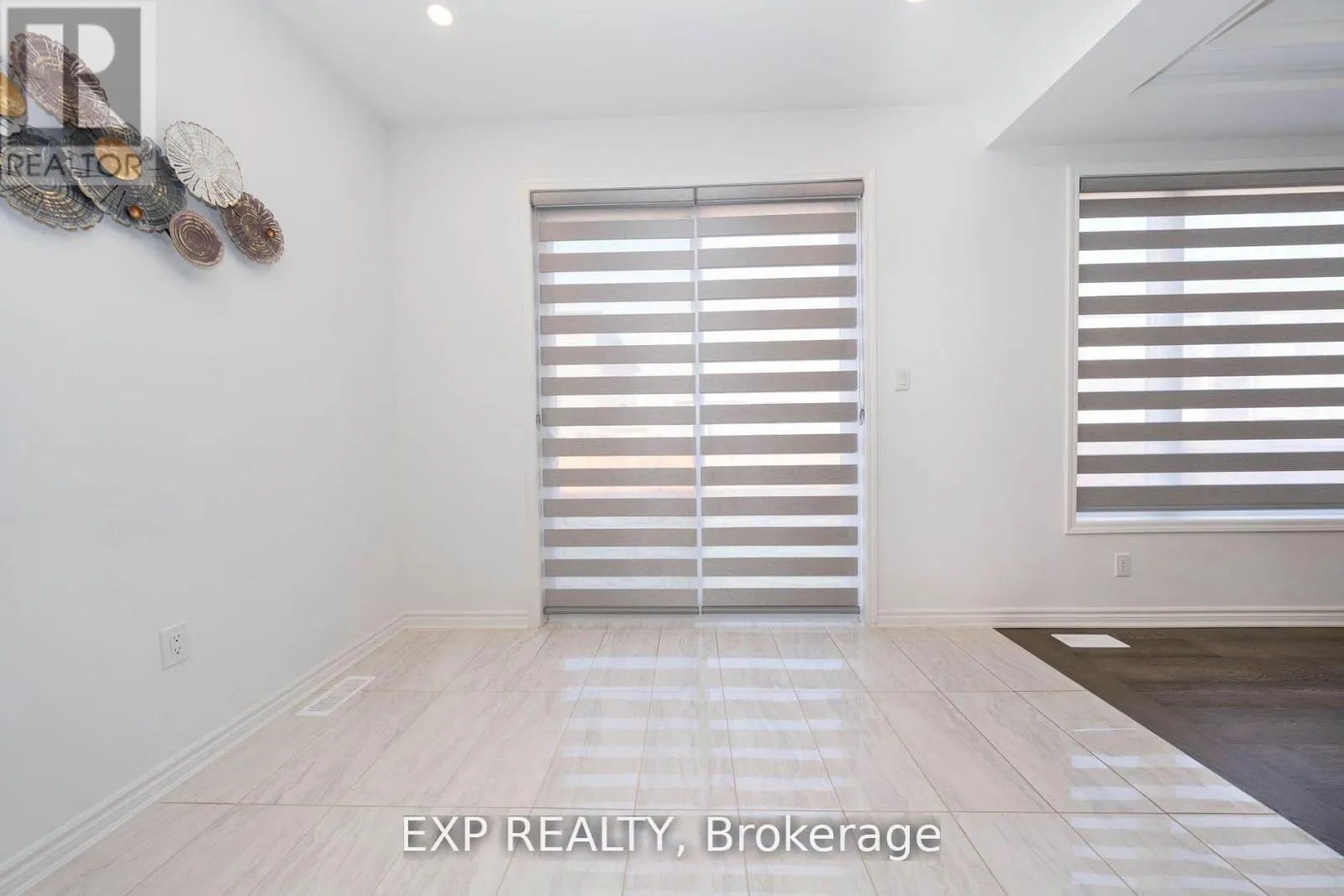 558 KENNEDY CIRCLE W