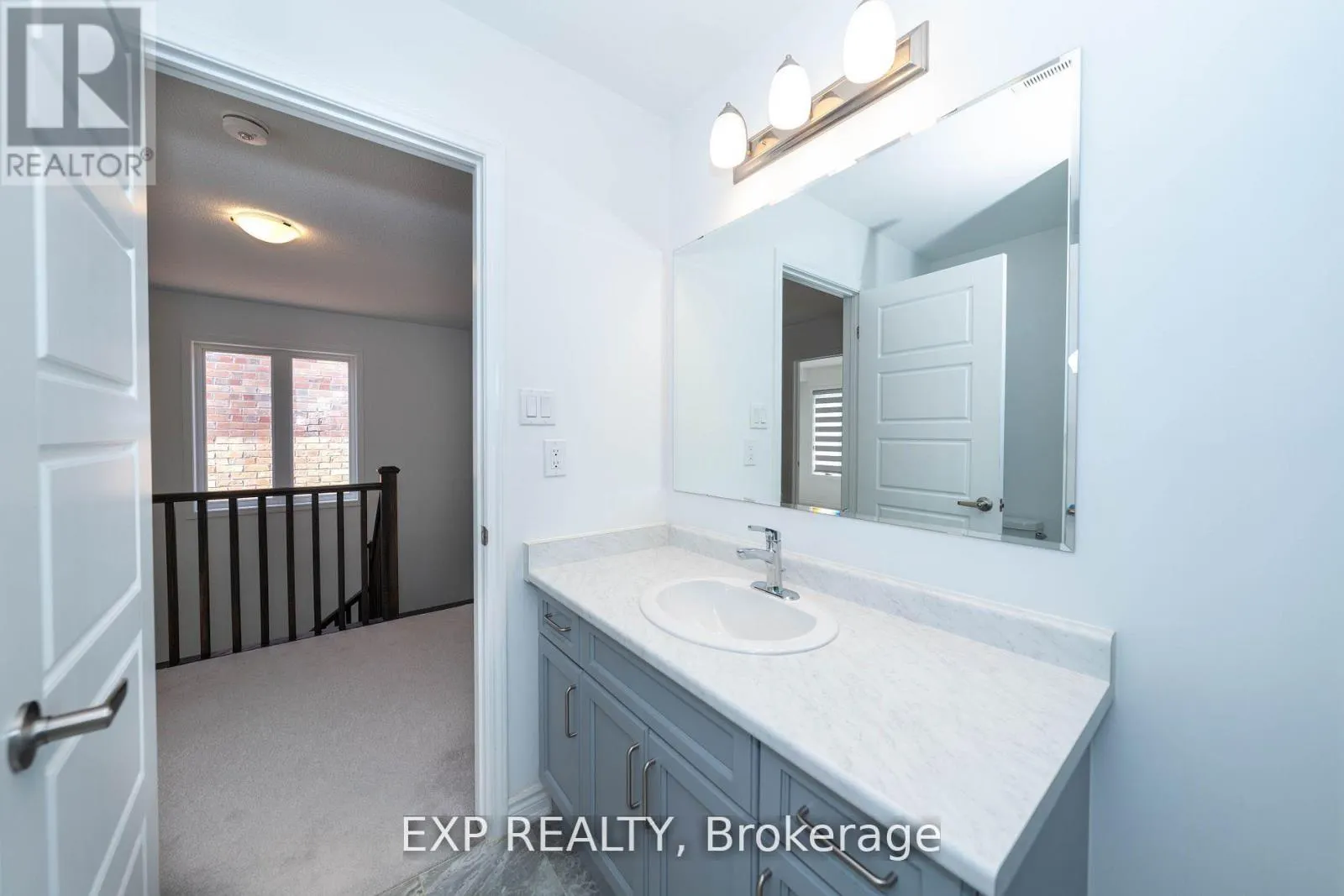 558 KENNEDY CIRCLE W