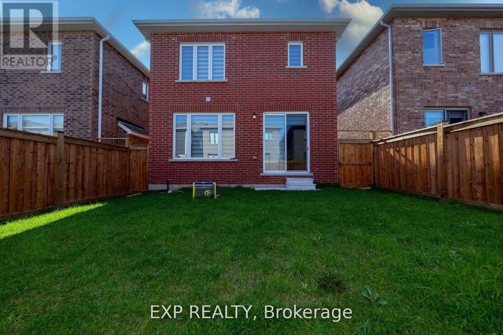 558 KENNEDY CIRCLE W