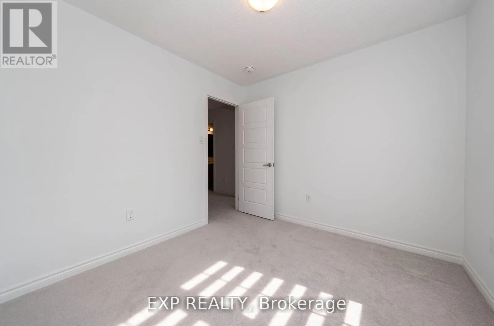 558 KENNEDY CIRCLE W