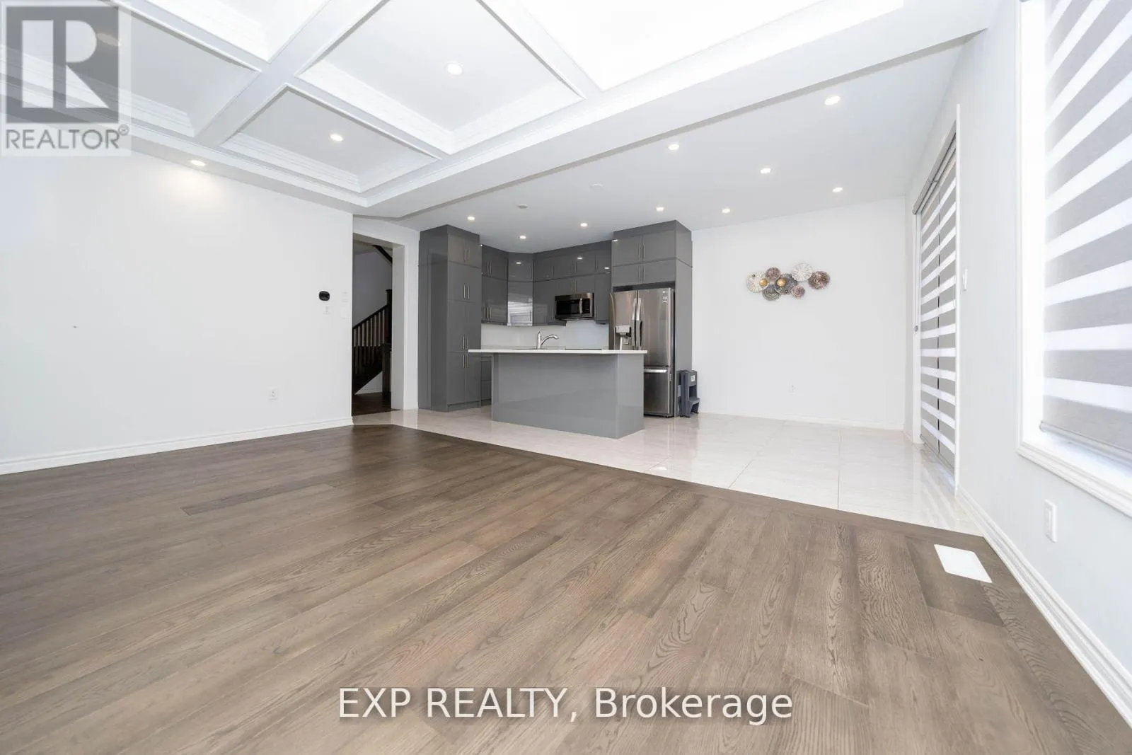 558 KENNEDY CIRCLE W