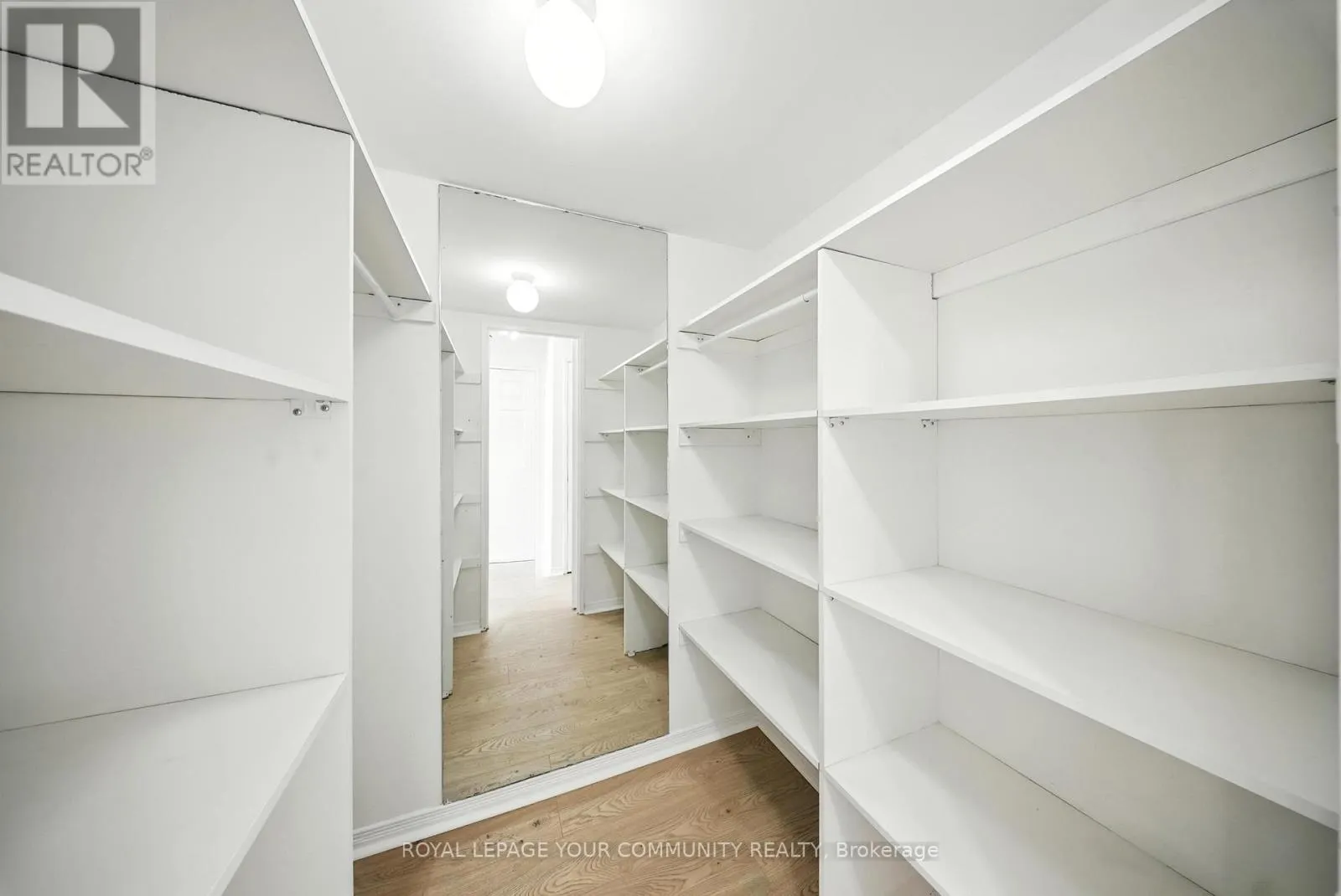 1404 - 330 RATHBURN ROAD W