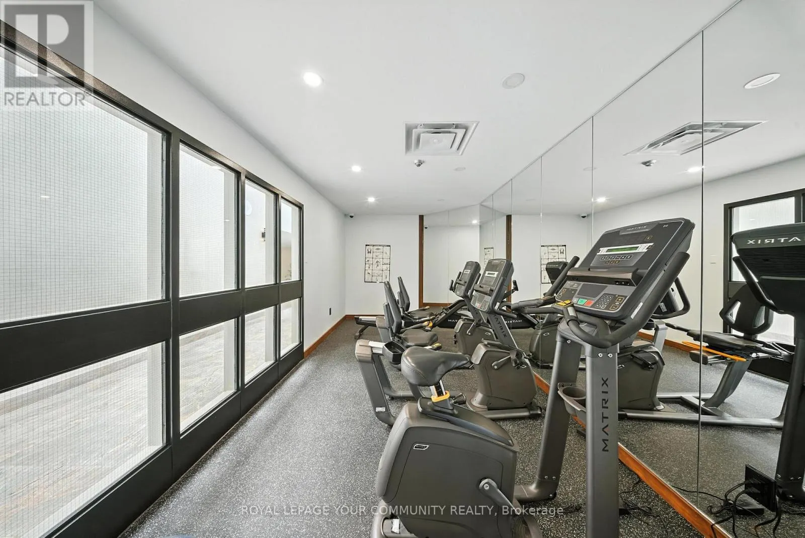 1404 - 330 RATHBURN ROAD W