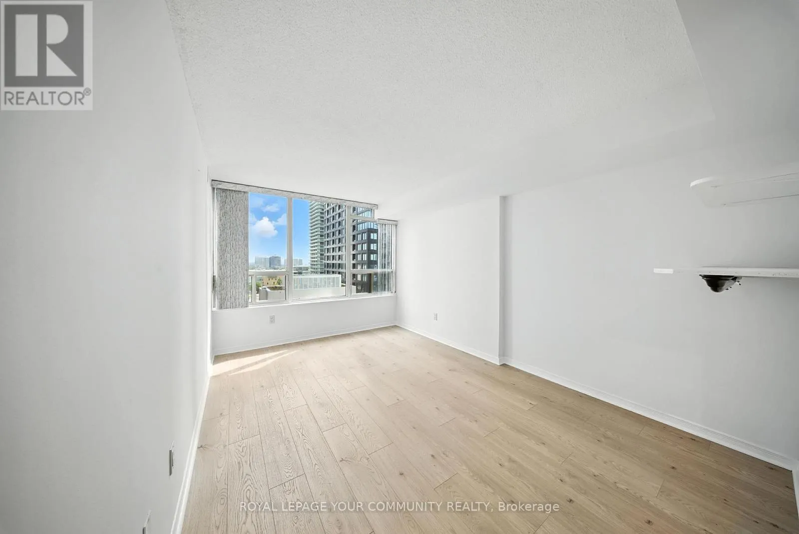 1404 - 330 RATHBURN ROAD W