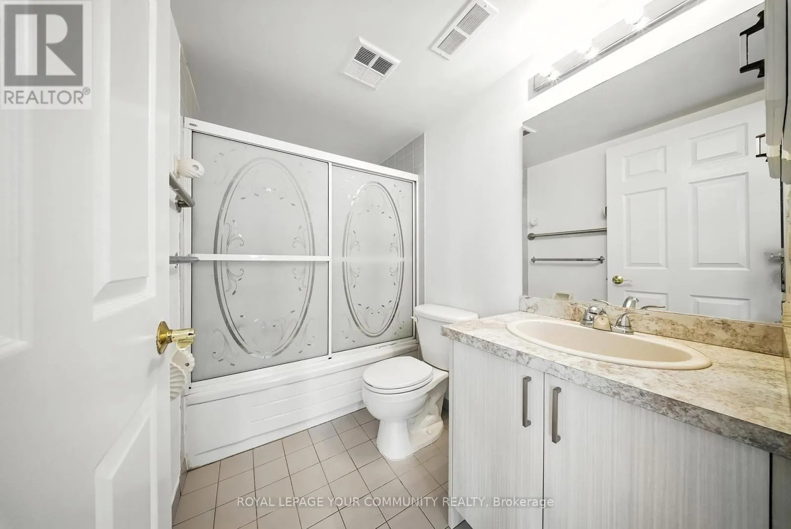 1404 - 330 RATHBURN ROAD W