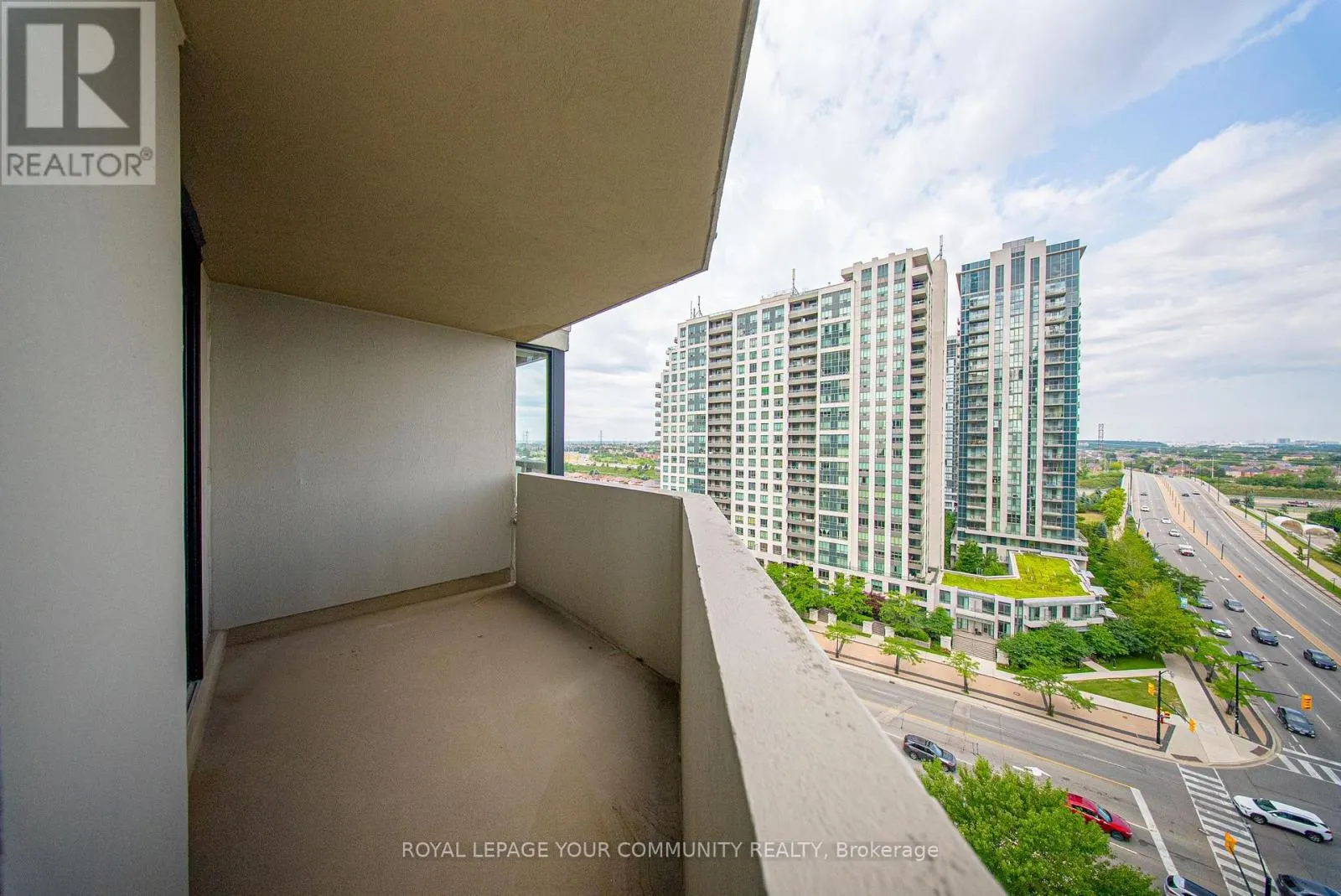 1404 - 330 RATHBURN ROAD W