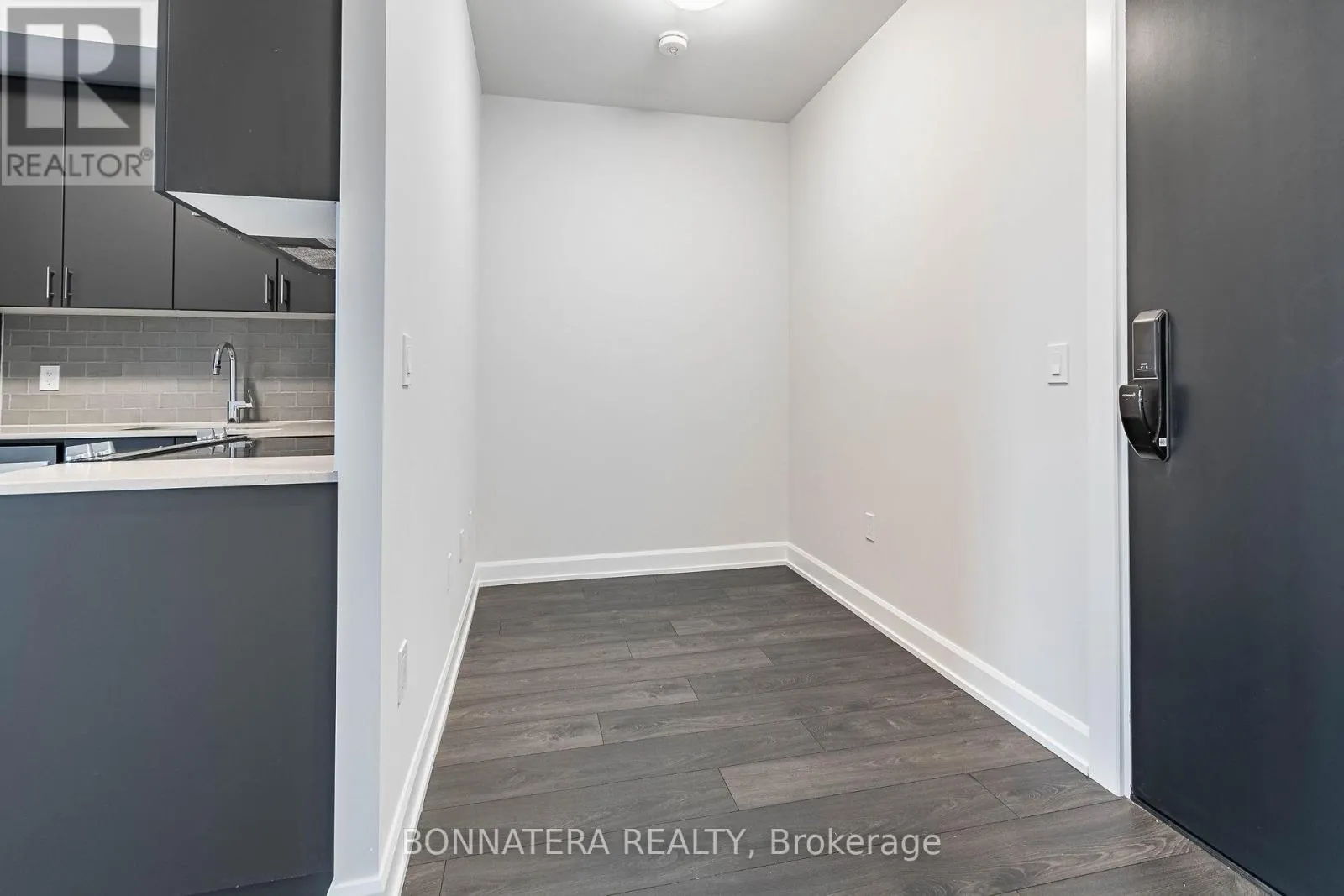 626 - 3200 WILLIAM COLTSON AVENUE