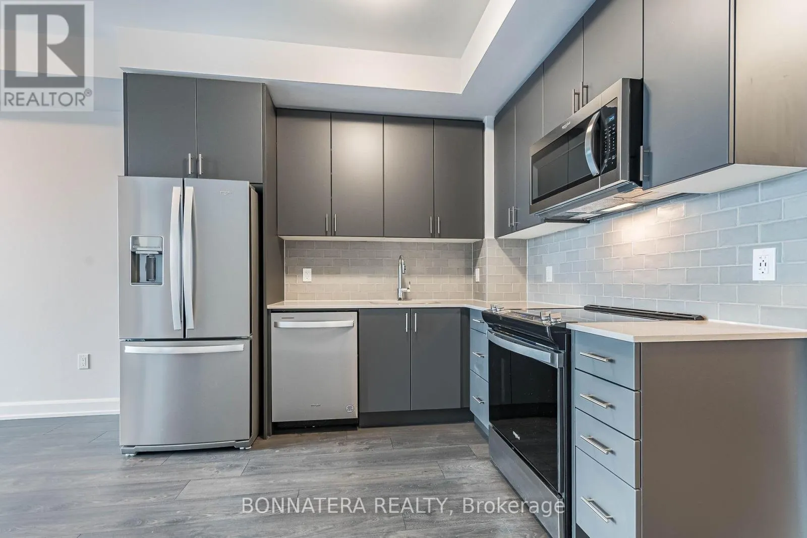 626 - 3200 WILLIAM COLTSON AVENUE