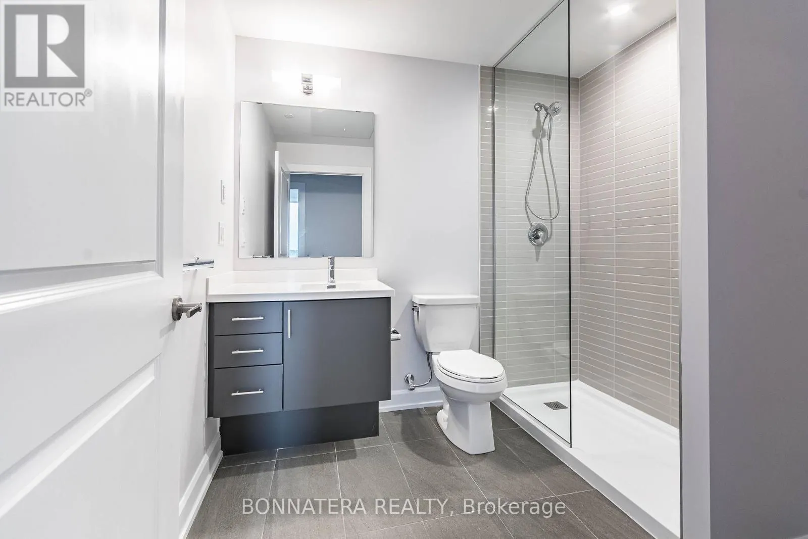 626 - 3200 WILLIAM COLTSON AVENUE