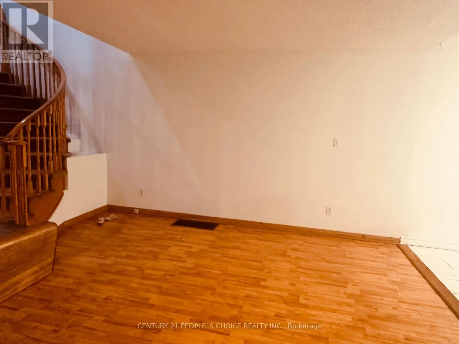 48 YELLOW BRICK ROAD