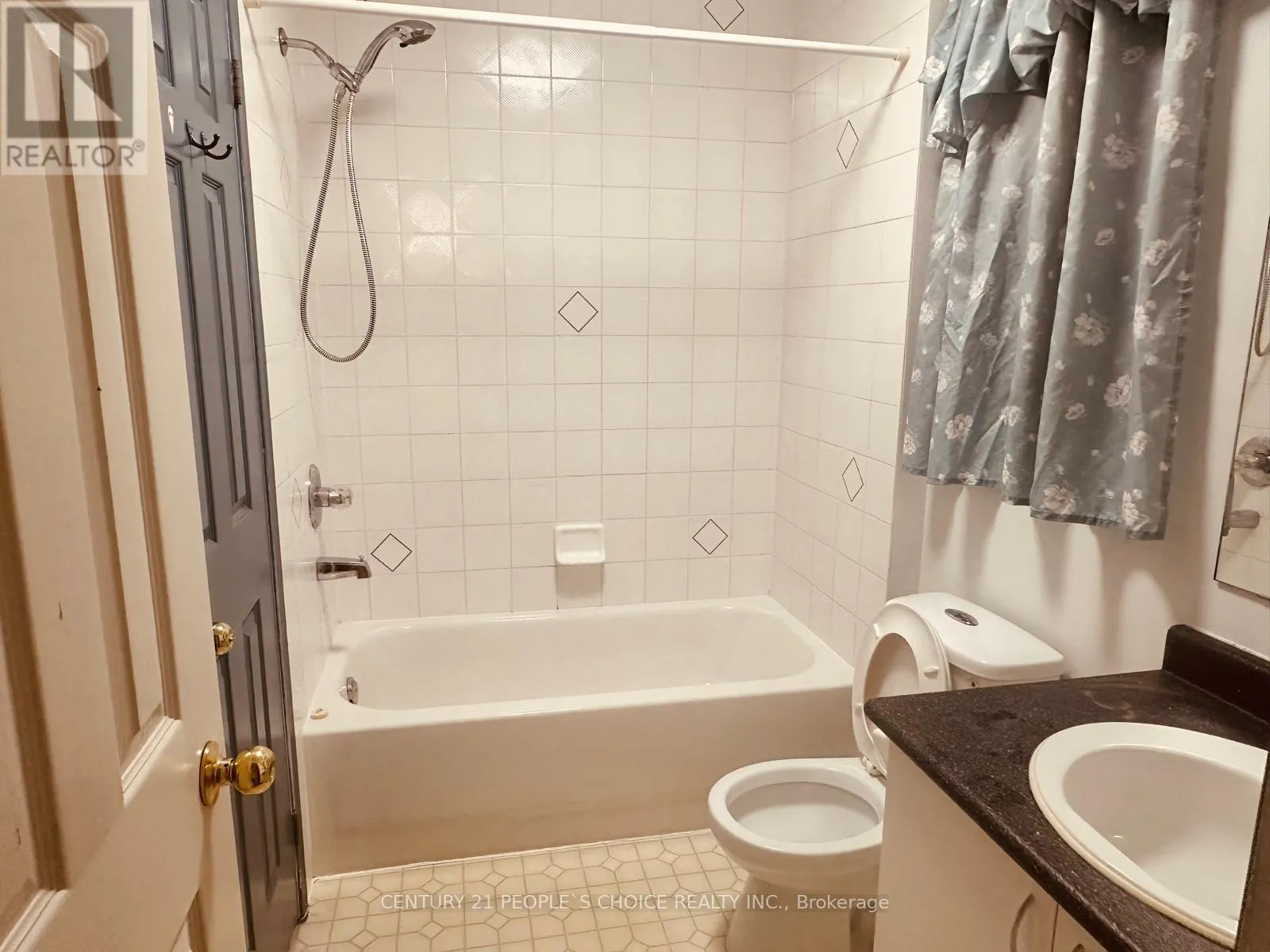 48 YELLOW BRICK ROAD