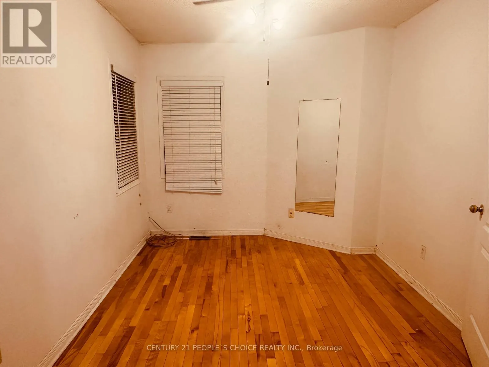 48 YELLOW BRICK ROAD