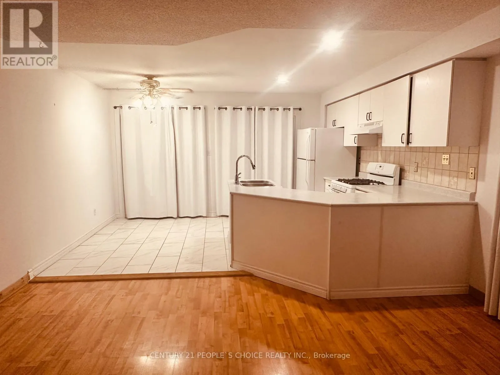 48 YELLOW BRICK ROAD