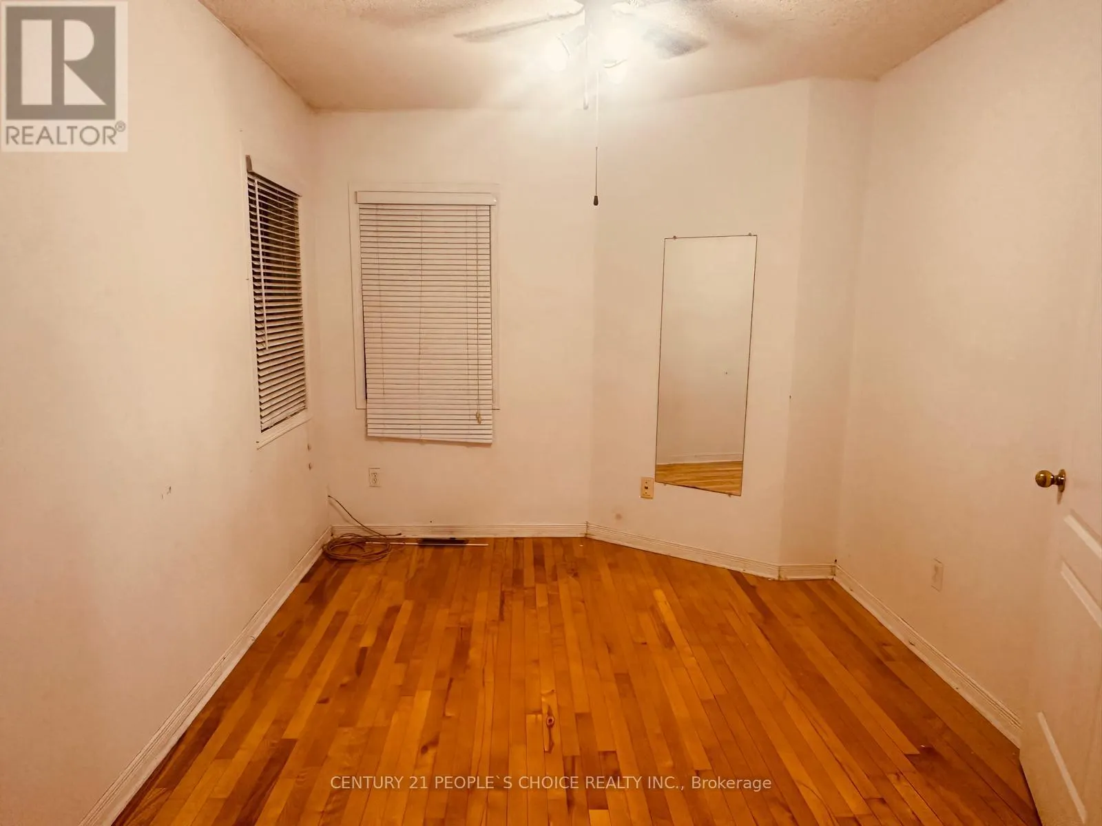 48 YELLOW BRICK ROAD