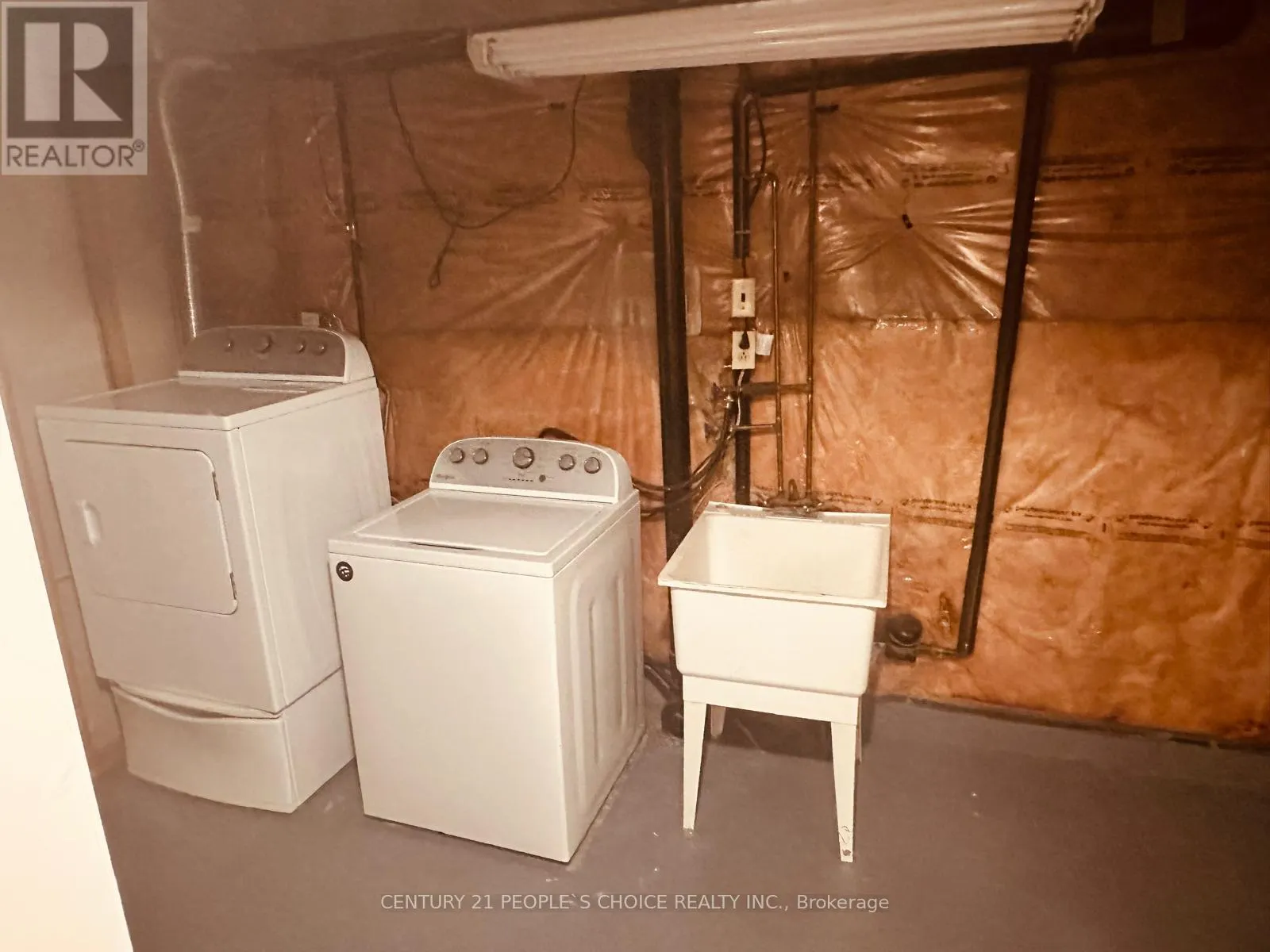 48 YELLOW BRICK ROAD