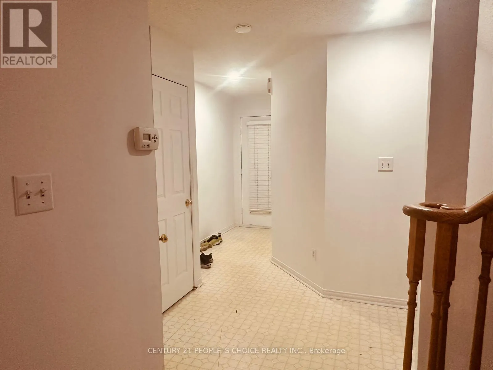 48 YELLOW BRICK ROAD