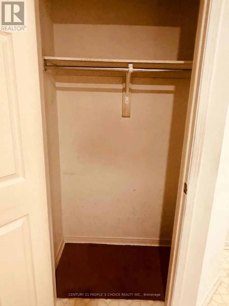 48 YELLOW BRICK ROAD