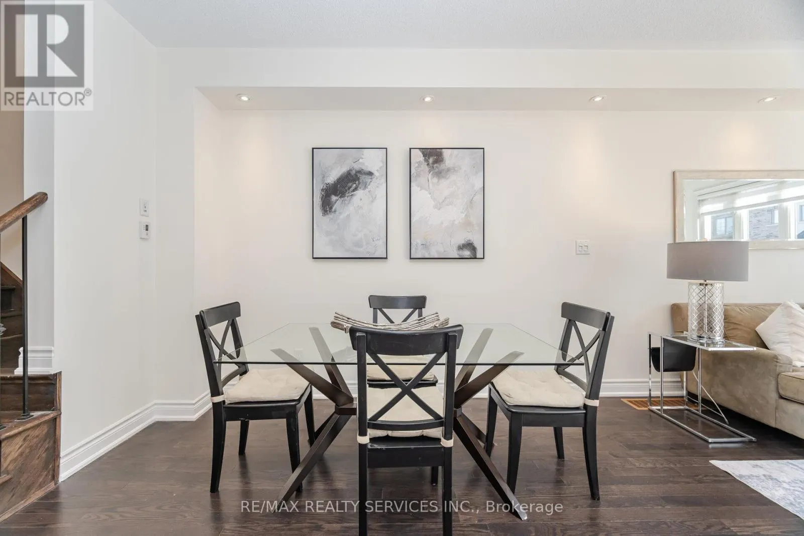 7 LADY EVELYN CRESCENT