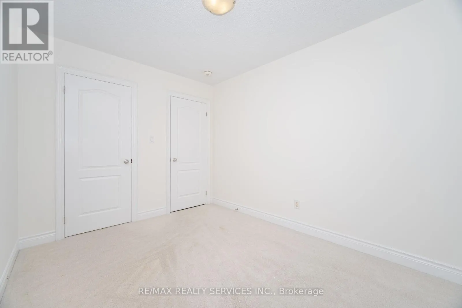 7 LADY EVELYN CRESCENT